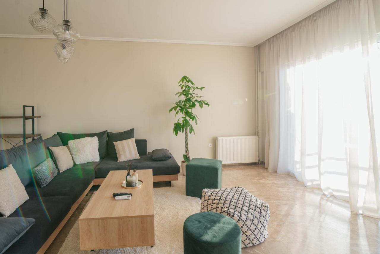 Sea Front Luxury Apartment パトラ エクステリア 写真