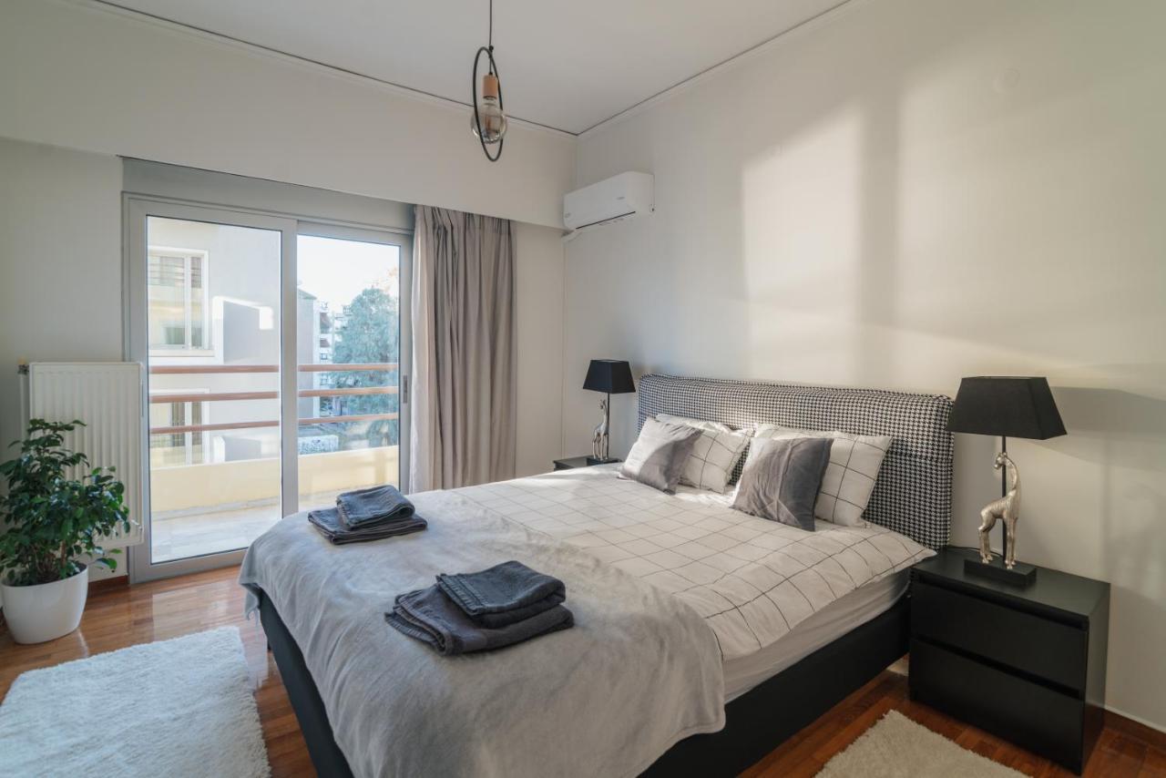 Sea Front Luxury Apartment パトラ エクステリア 写真
