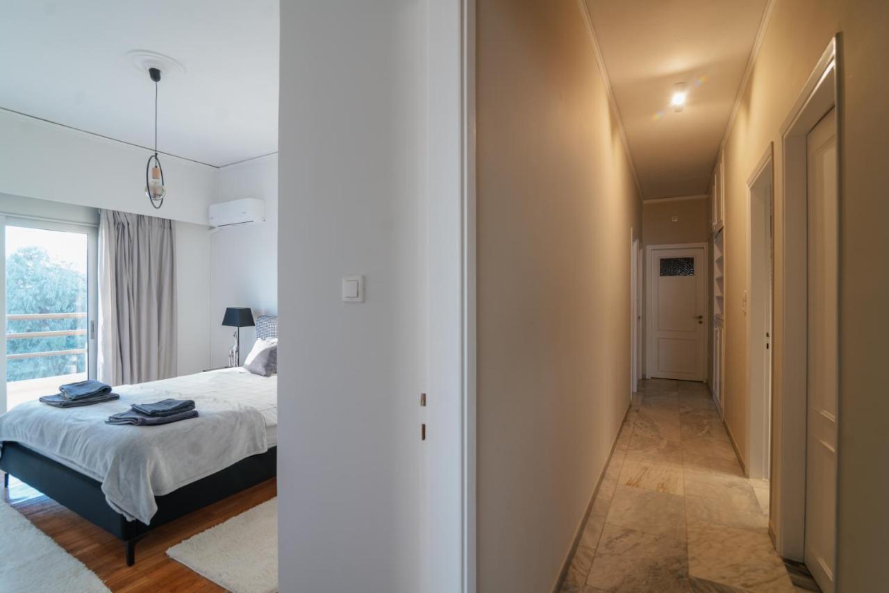 Sea Front Luxury Apartment パトラ エクステリア 写真