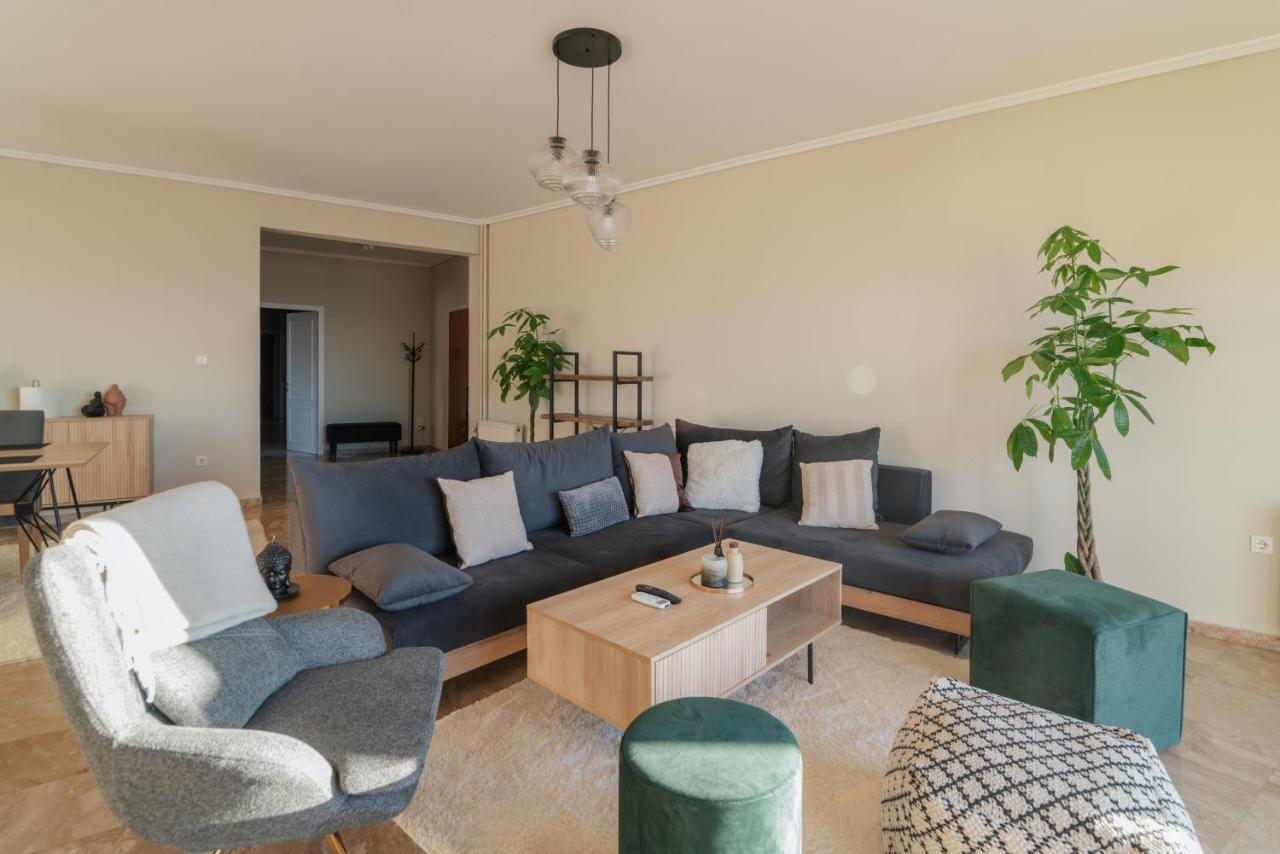 Sea Front Luxury Apartment パトラ エクステリア 写真