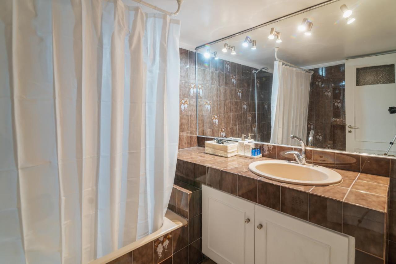 Sea Front Luxury Apartment パトラ エクステリア 写真