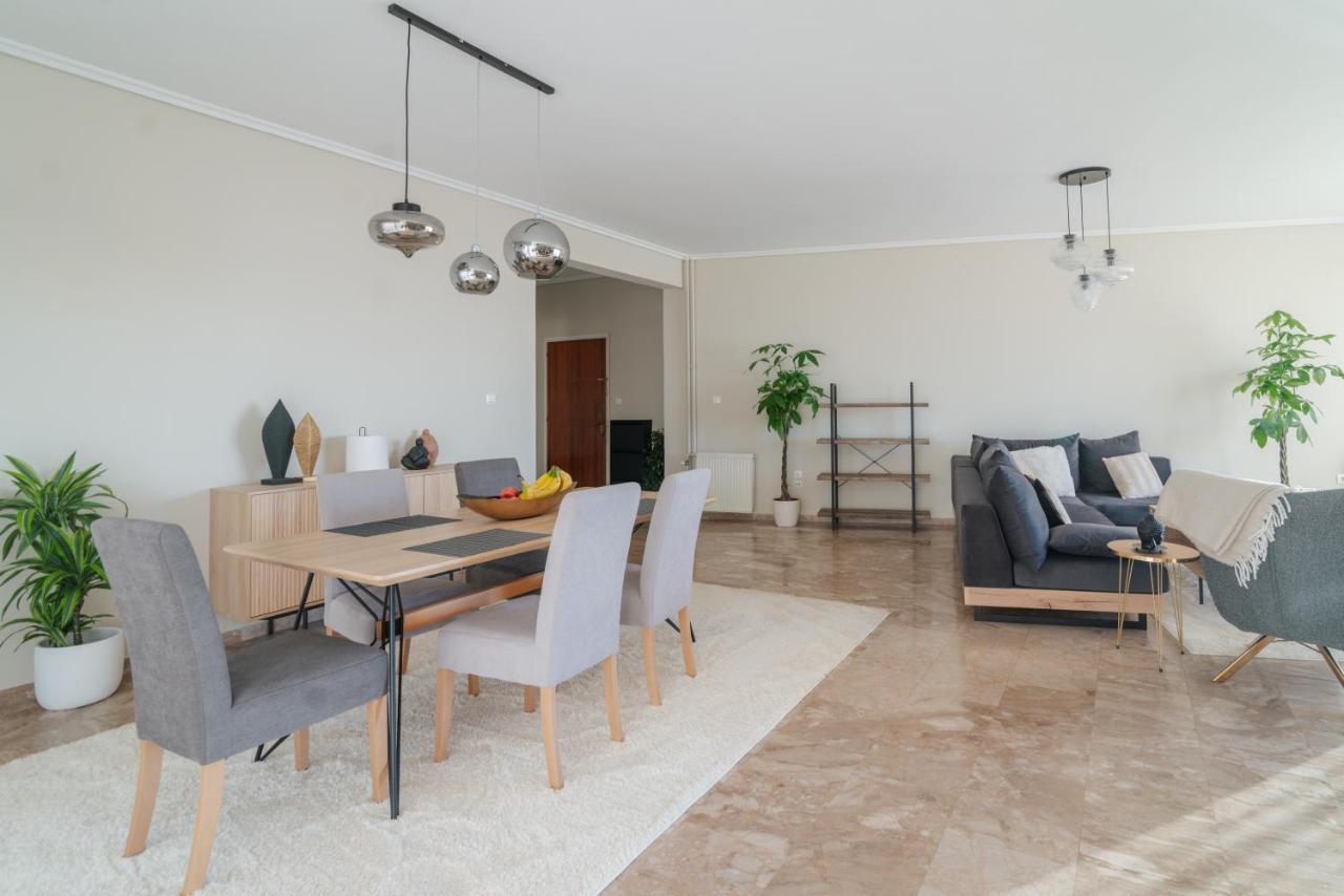 Sea Front Luxury Apartment パトラ エクステリア 写真