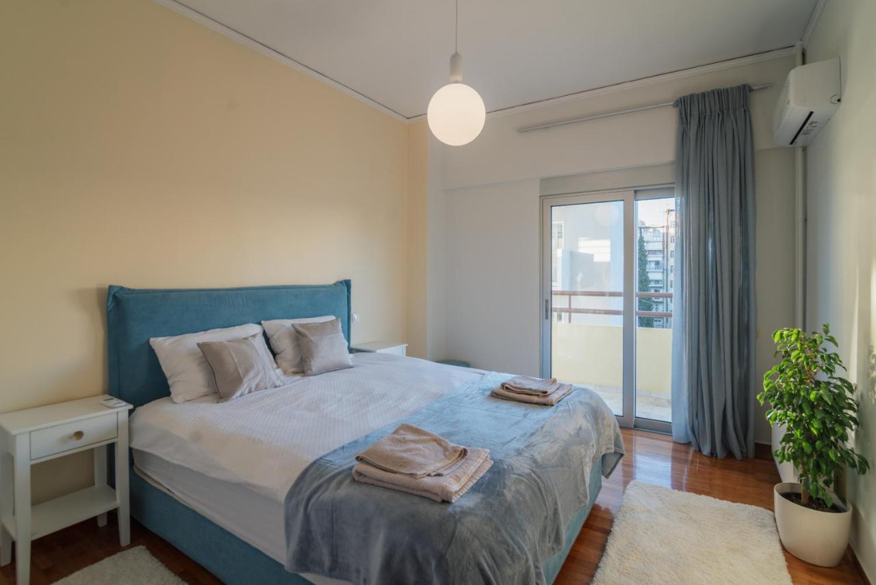 Sea Front Luxury Apartment パトラ エクステリア 写真