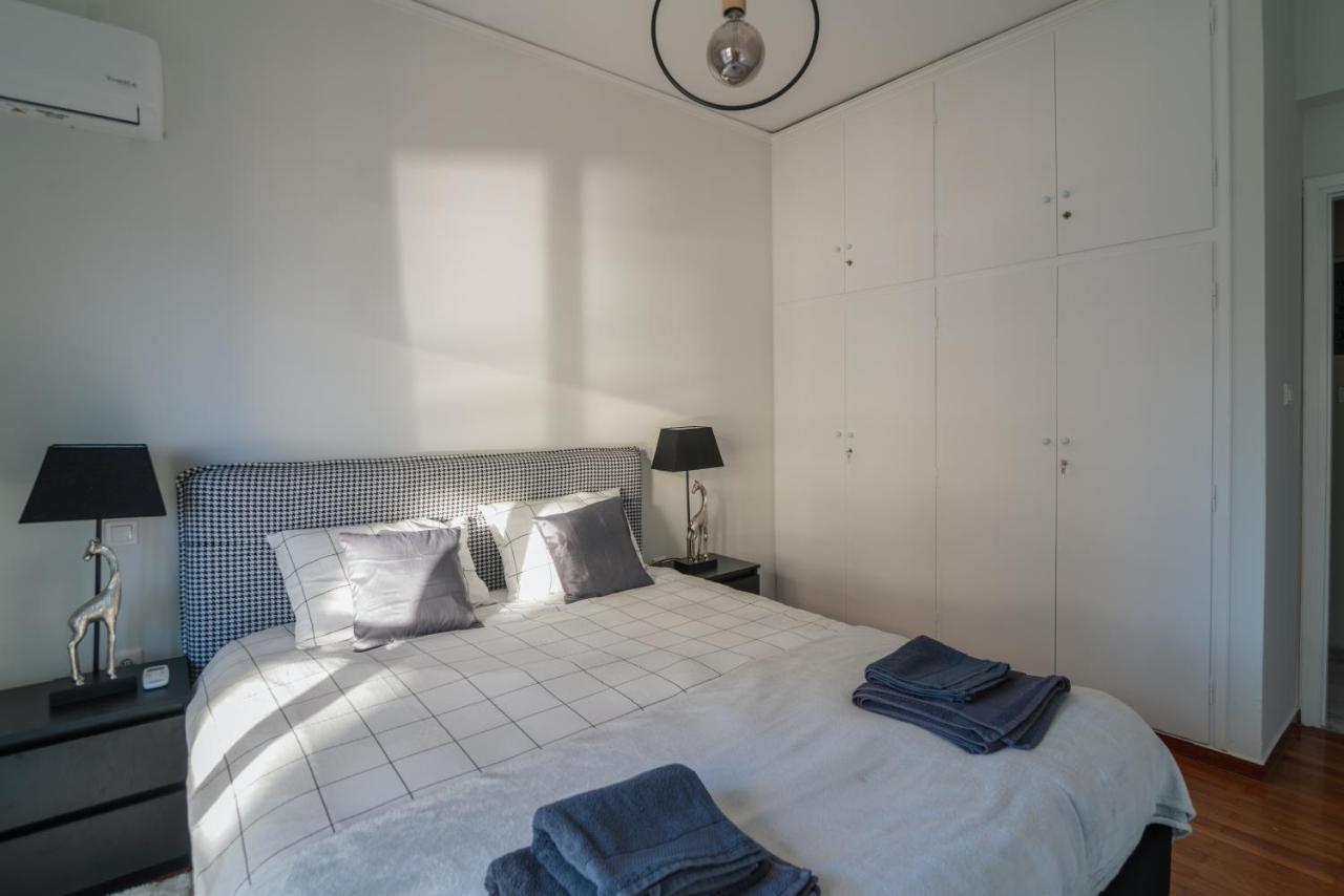 Sea Front Luxury Apartment パトラ エクステリア 写真